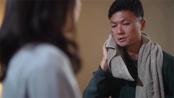 刺激！老公现场目睹妻子精油按摩被侵犯-宋轶AI换脸第2弹