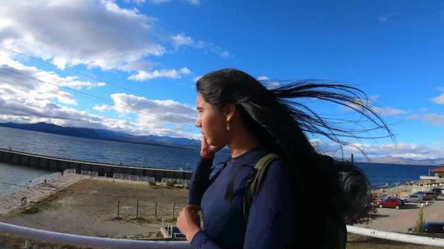 南美巴里洛切：迷途青涩背包妹，含泪求插被狂暴内射榨干！
